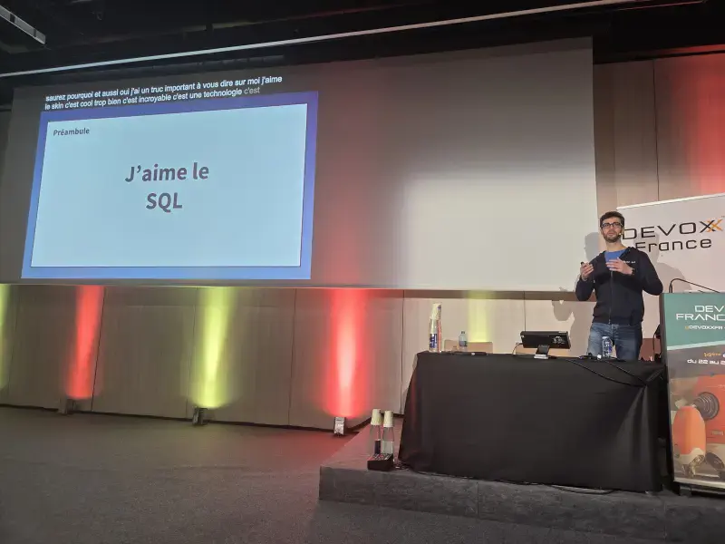 Photo de la conférence Et si écrire du SQL redevenait cool ?
